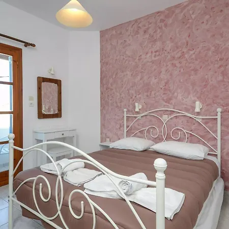 Hotel Depis Place Naxos City